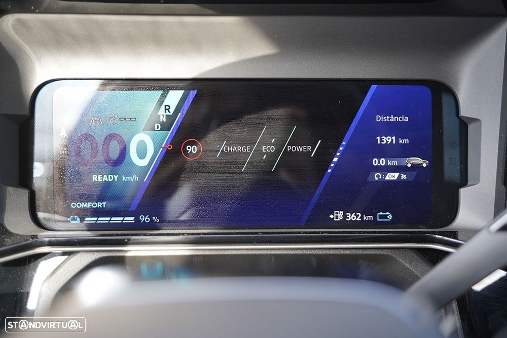 Renault 4 E-Tech 52 kWh Iconic Autonomia Conforto - 17
