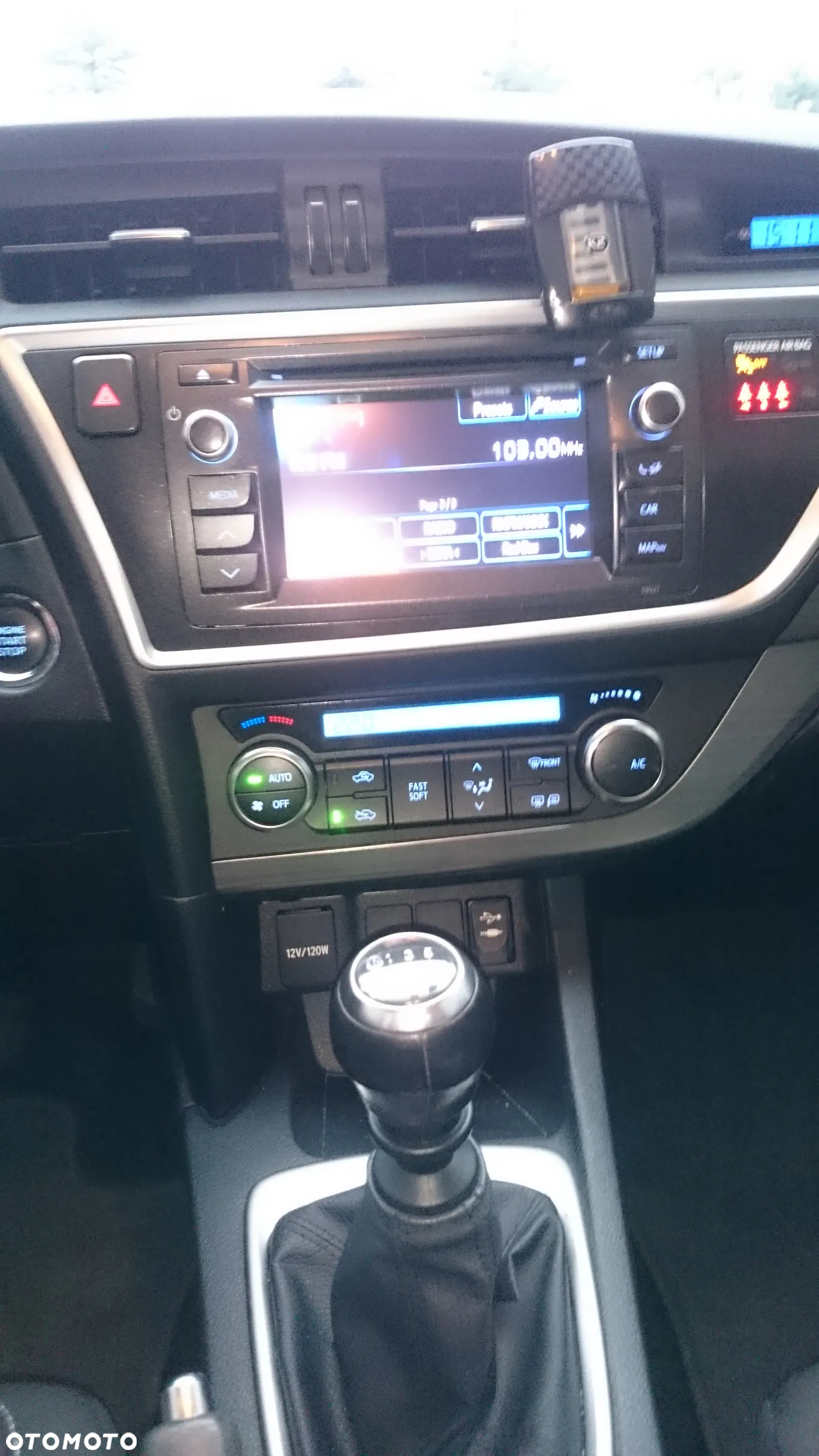 Toyota Auris 1.6 Prestige - 4