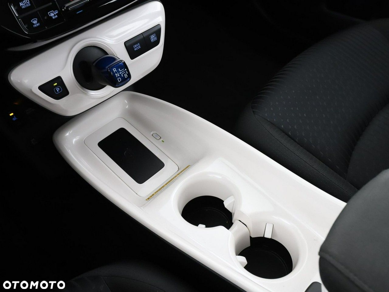 Toyota Prius 1.8 Hybrid Comfort - 28