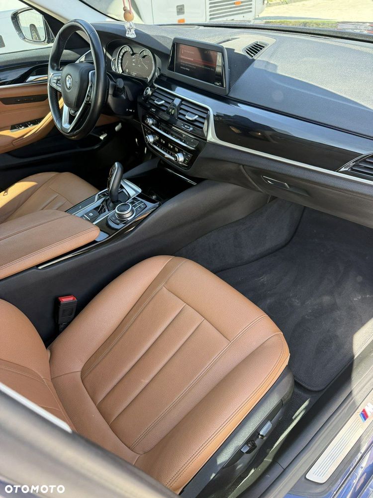 BMW Seria 5 520d M Sport Edition - 16
