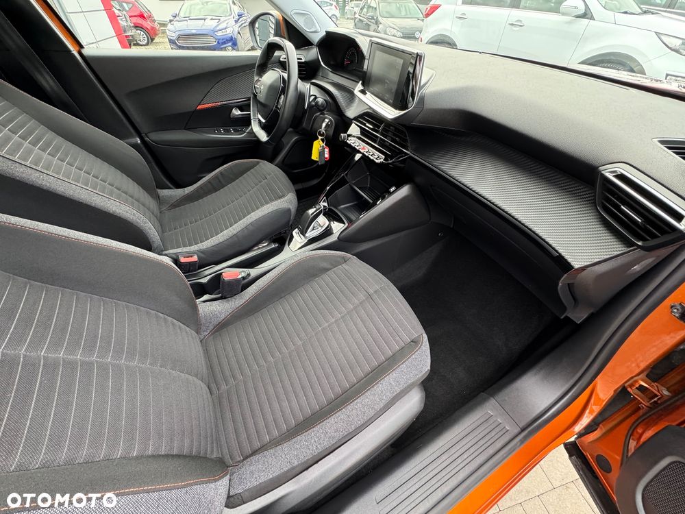 Peugeot 2008 1.2 PureTech Active S&S EAT8 - 17