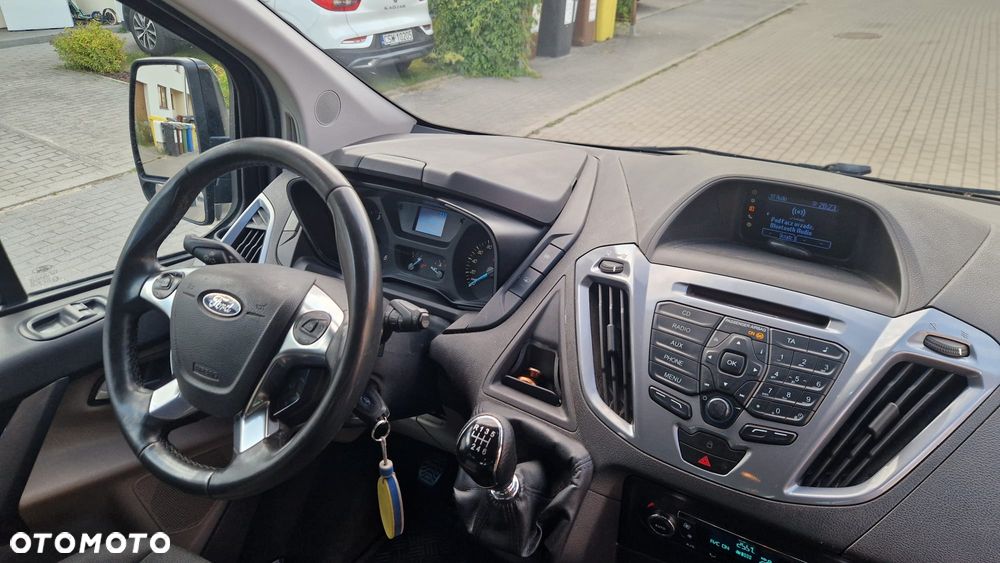 Ford Tourneo Custom - 9