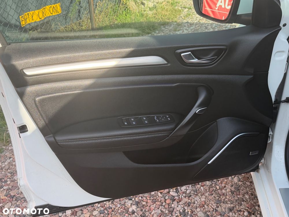 Renault Megane ver-blue-dci-115-edc-bose-edition - 21