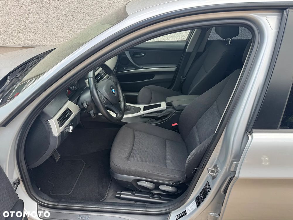 BMW Seria 3 320d xDrive - 8