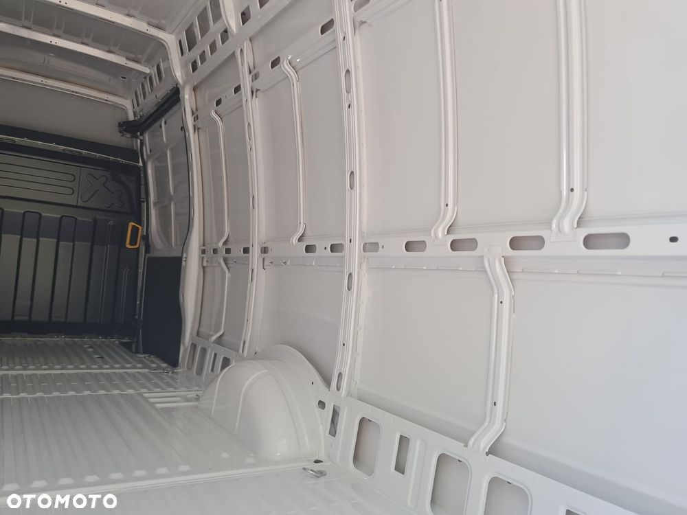 Iveco Daily35S18H V 18m3 L4H3 - 23