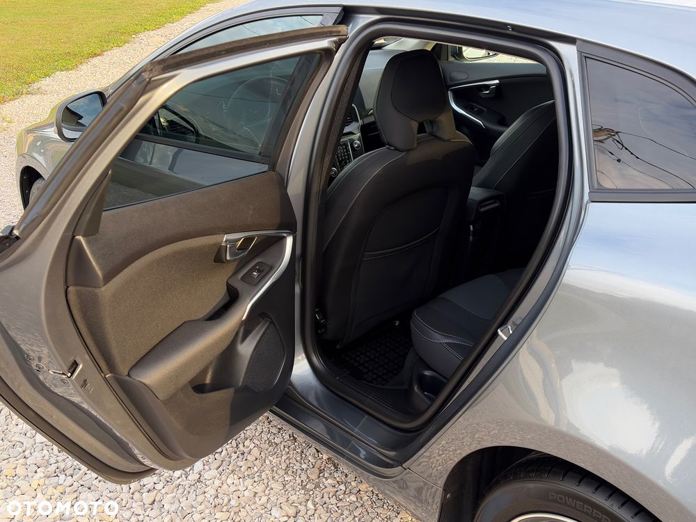 Volvo V40 D2 Momentum - 31