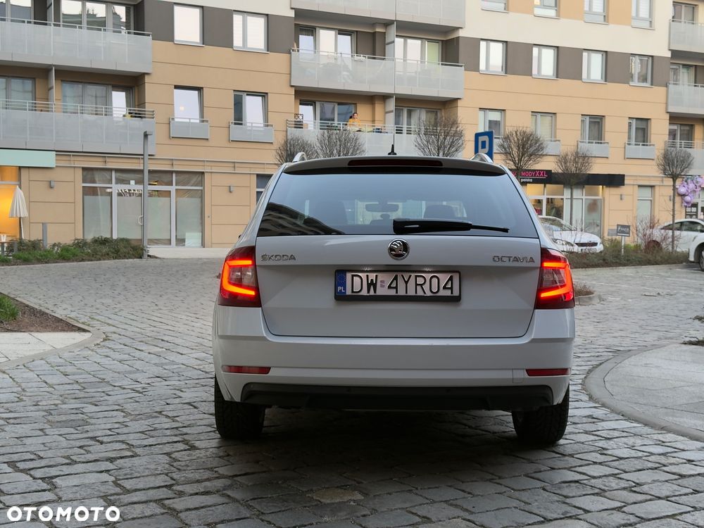 Skoda Octavia 1.6 TDI SCR Style DSG - 5