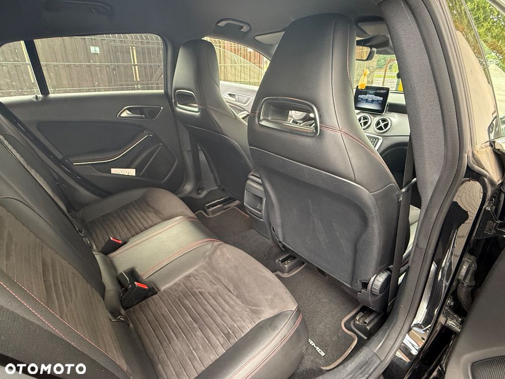 Mercedes-Benz CLA 180 7G-DCT - 7