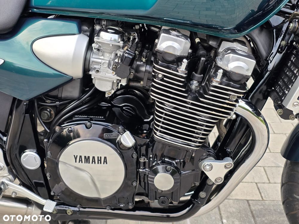 Yamaha XJR - 7