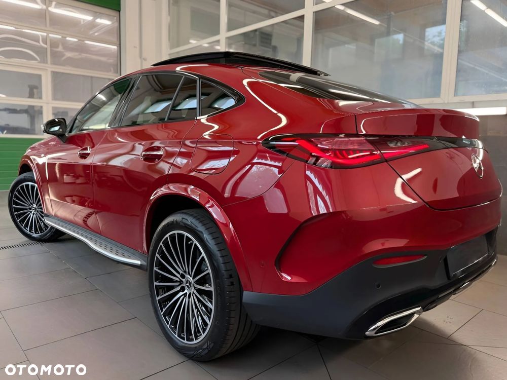 Mercedes-Benz GLC ver-glc--coupe-200-4matic-9g--tronic-amg-line-plus - 4