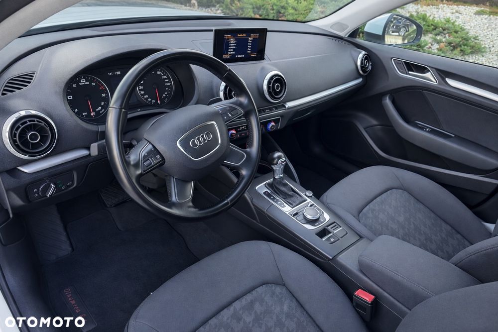 Audi A3 Sportback 1.6 TDI (clean diesel) S tronic Attraction - 28