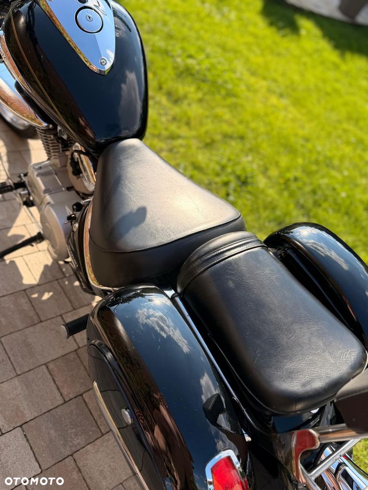 Suzuki Intruder - 7