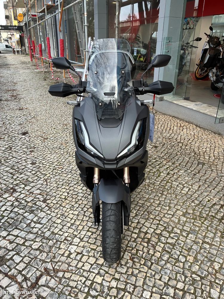 Honda ADV 350 IA - 2