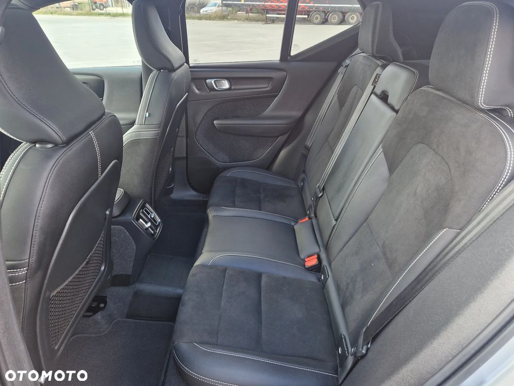 Volvo XC 40 B5 AWD Ultimate Dark - 14