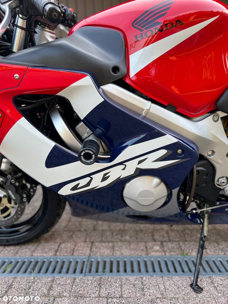Honda CBR - 25