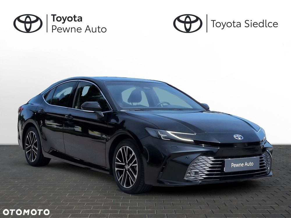 Toyota Camry - 4
