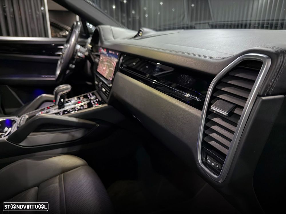 Porsche Cayenne Coupé E-Hybrid - 42