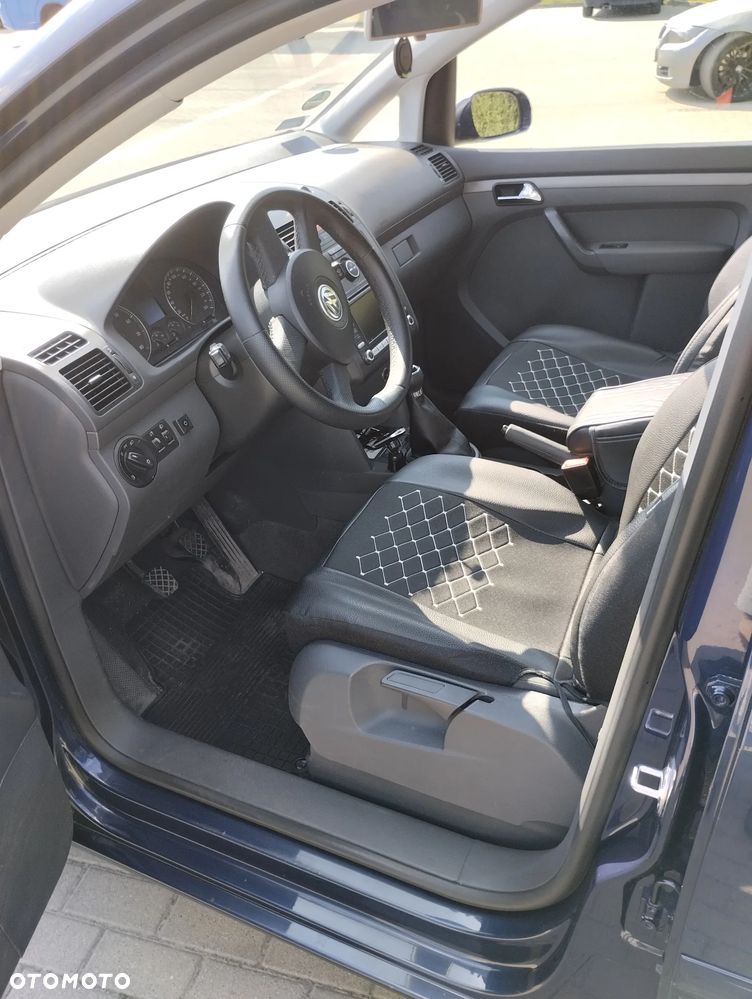 Volkswagen Touran 1.6 Conceptline - 13