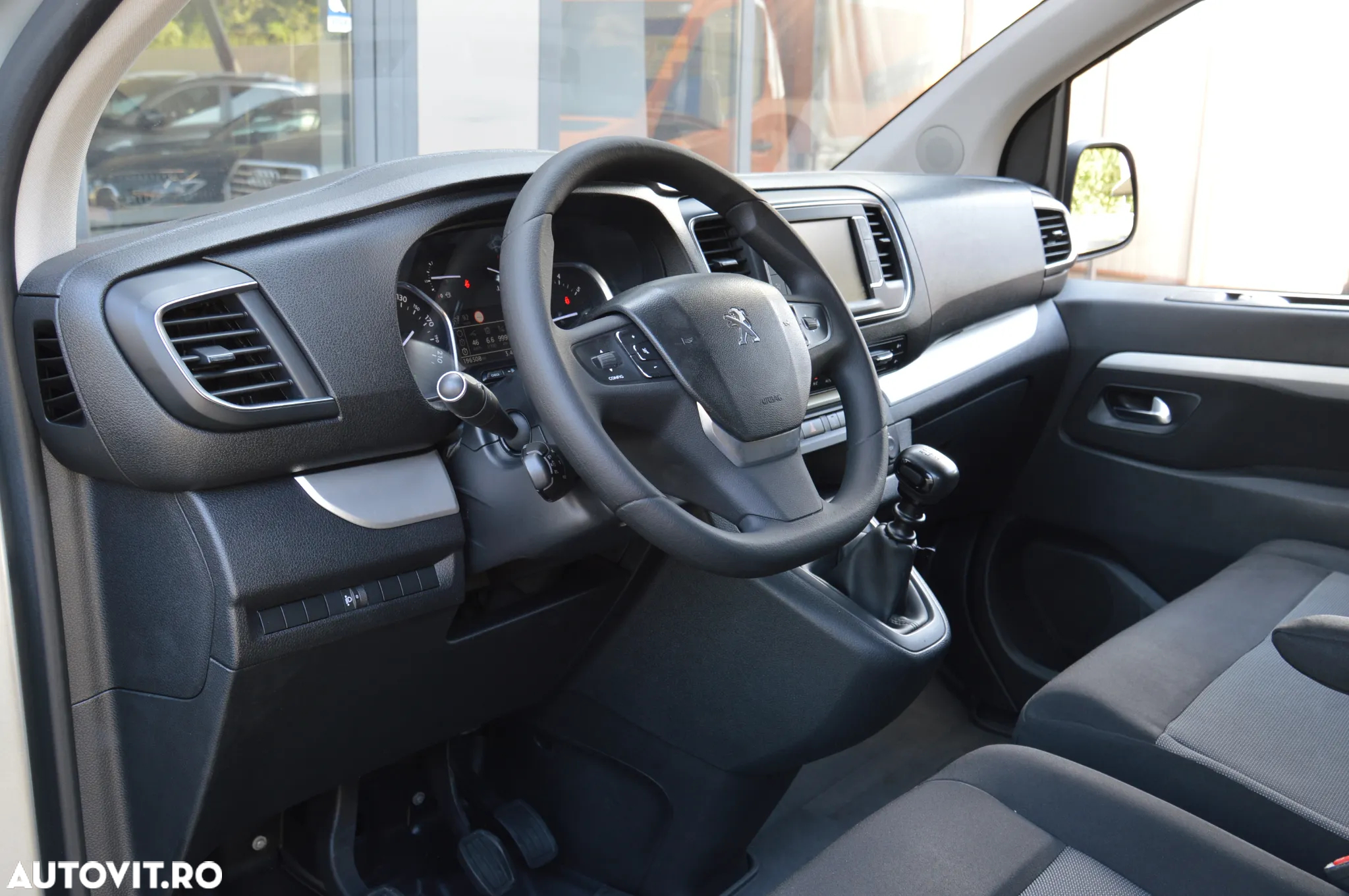 Peugeot Traveller L3H1 1.6 BlueHDI 115 S&S Combispace - 8
