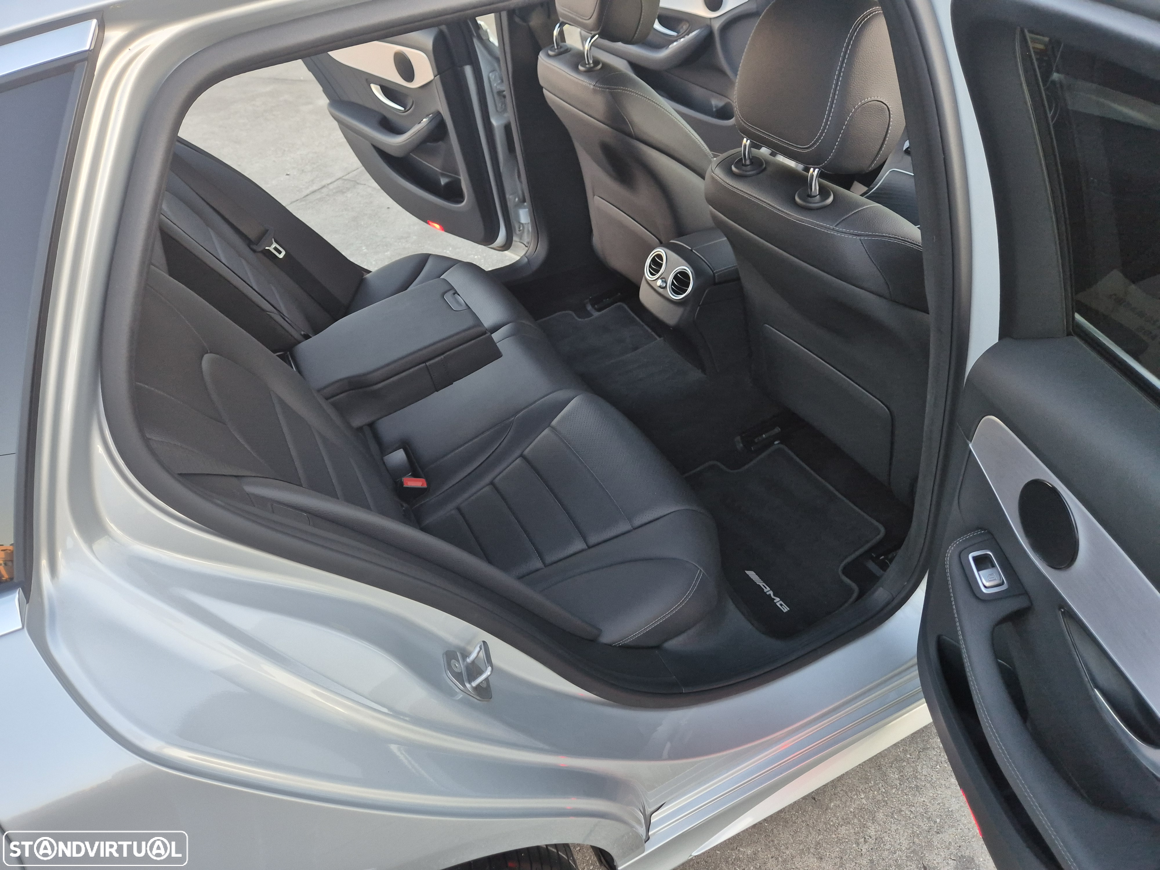Mercedes-Benz C 300 de AMG Line - 35