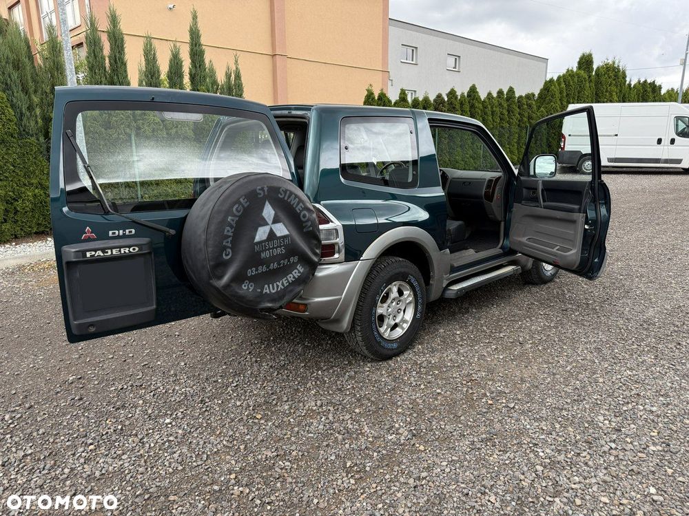 Mitsubishi Pajero - 19