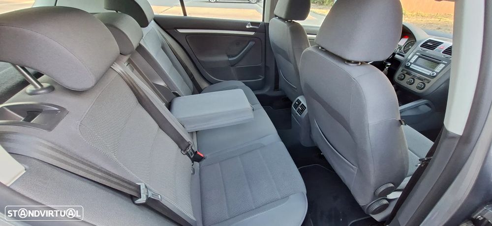 VW Golf 1.9 TDi BlueM. Confortline - 11