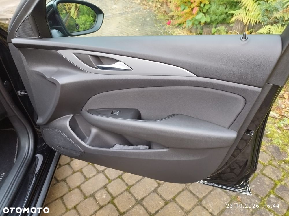 Opel Insignia - 11