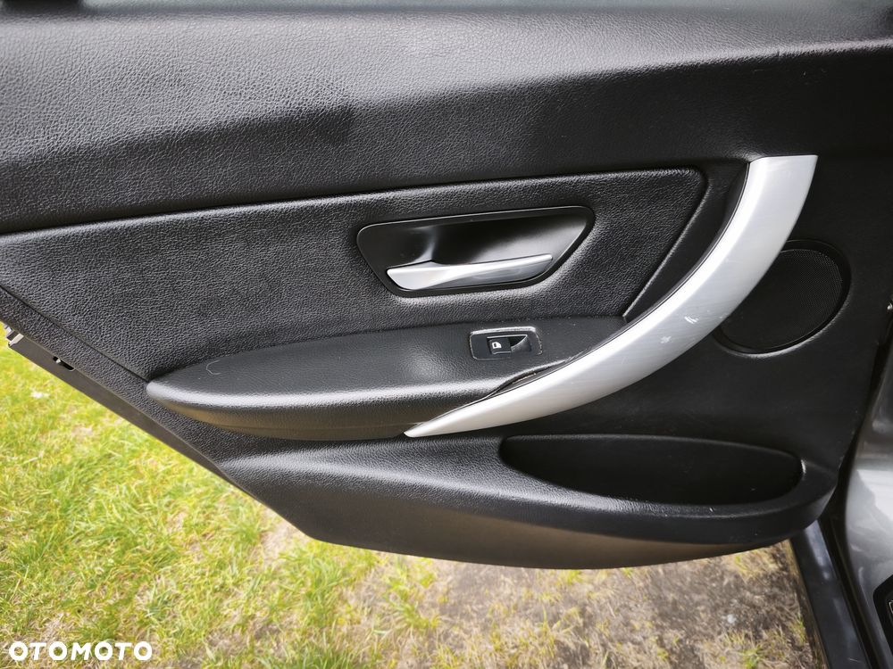 BMW Seria 3 318d DPF - 27
