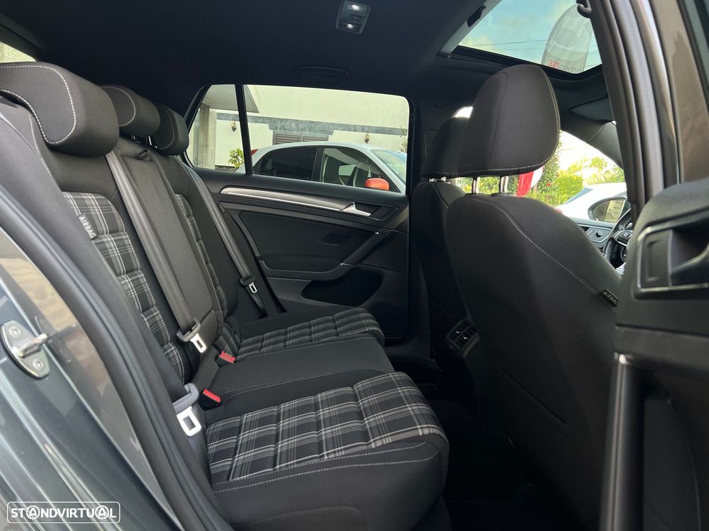 VW Golf 2.0 TDI GTD DSG - 28