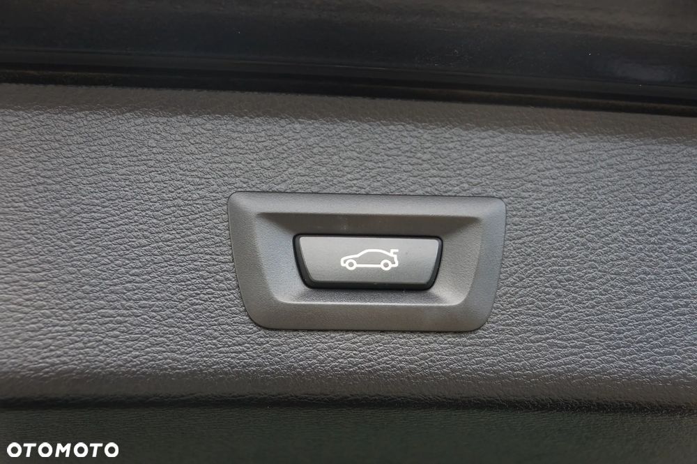 BMW X3 xDrive20i - 34