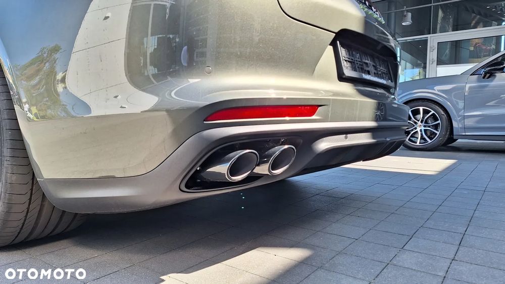 Porsche Panamera 4 E-Hybrid - 21
