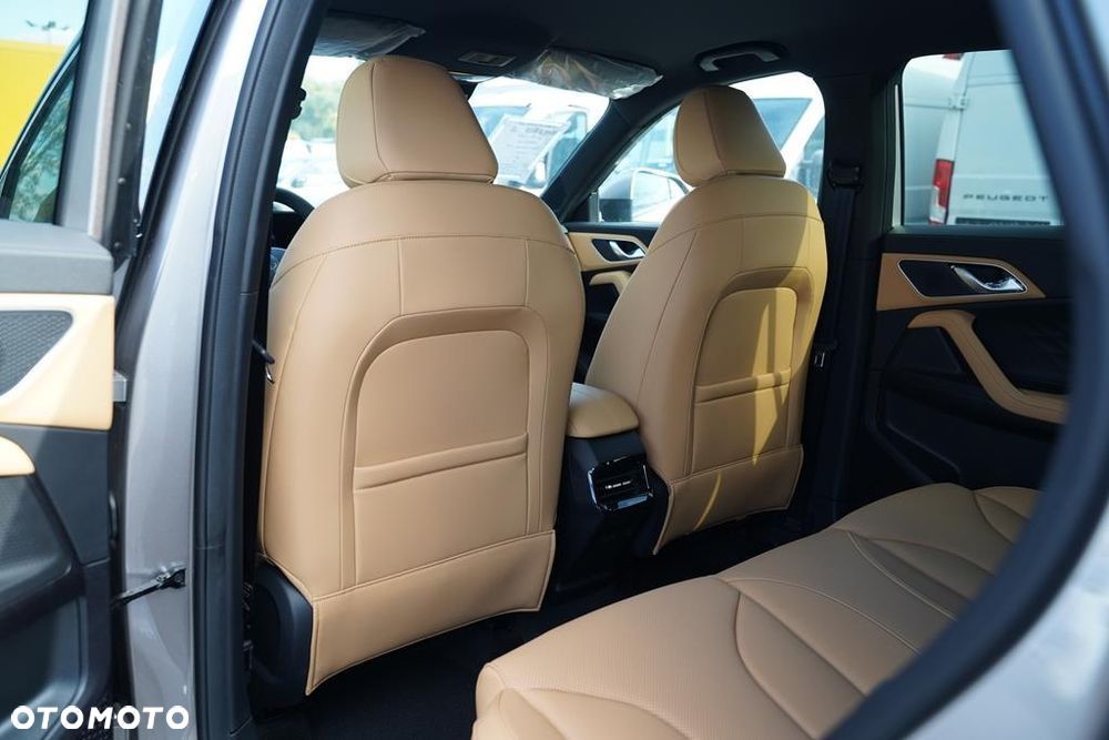 MG HS 1.5 T-GDI Exclusive DCT - 11