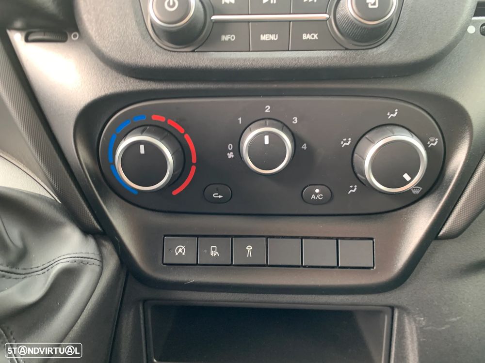Iveco Daily 35S14H EA8 Carga útil 1.100Kg - 29