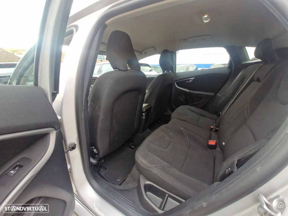 Volvo V40 D2 Geartronic Kinetic - 10