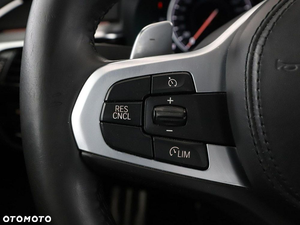 BMW Seria 5 520d xDrive M Sport Edition - 33
