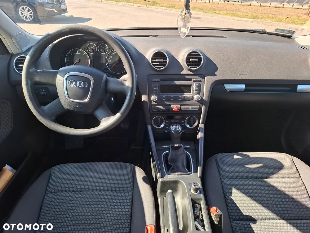 Audi A3 Sportback 2.0 TDI Ambiente - 17