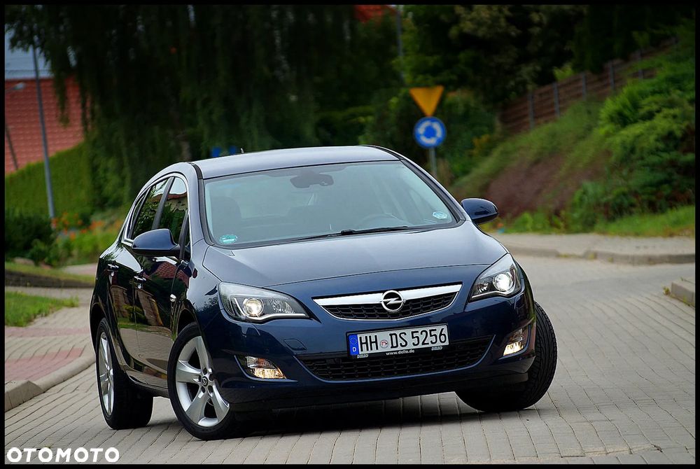 Opel Astra 1.4 Turbo Edition Sport - 1