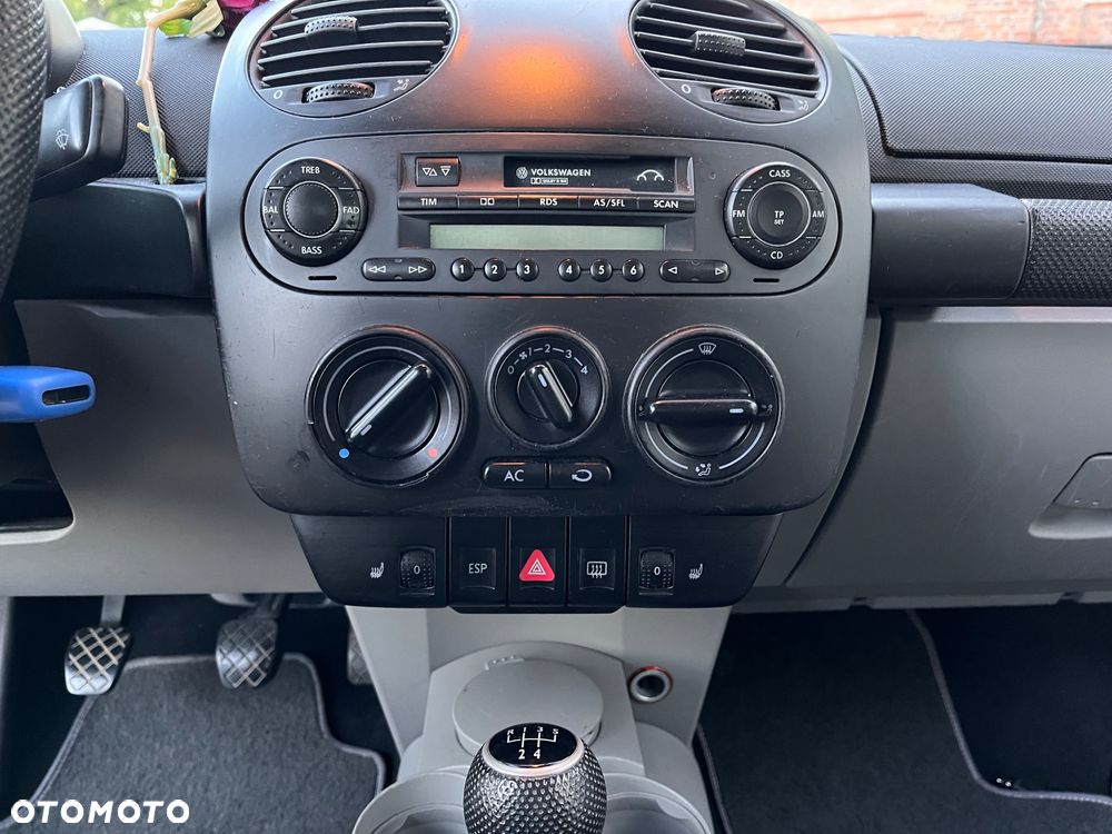 Volkswagen New Beetle 2.0 - 13