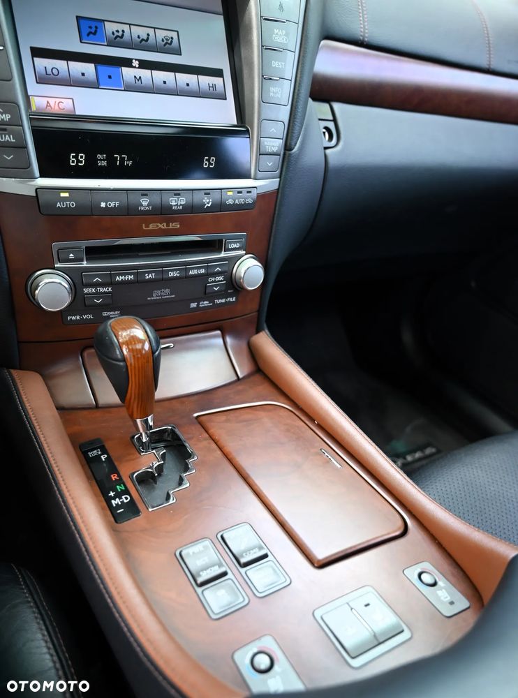 Lexus LS - 27