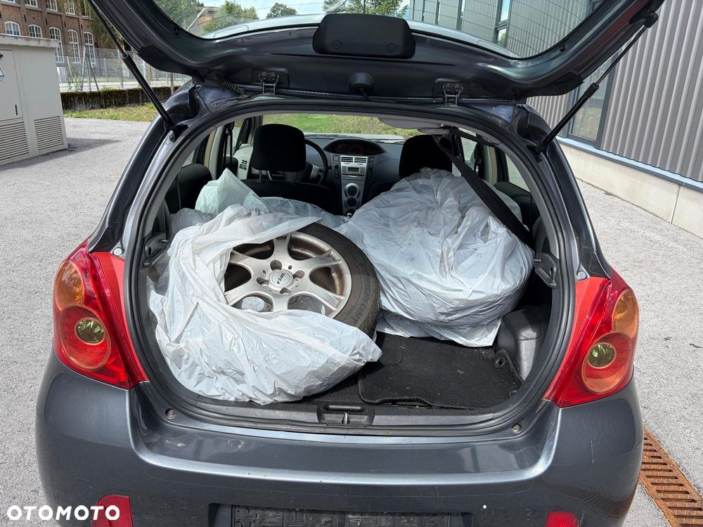 Toyota Yaris - 8