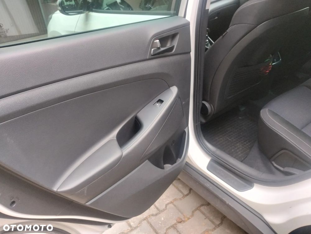 Hyundai Tucson 1.6 GDI BlueDrive Design 2WD - 13