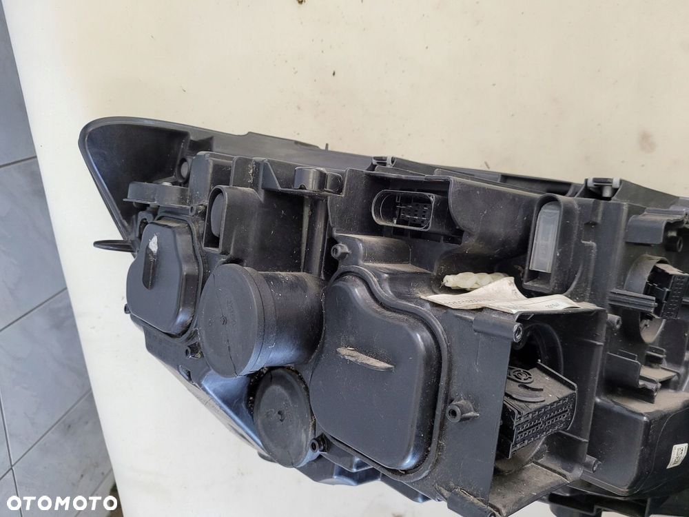 LAMPA LEWY PRZÓD VW MULTIVAN 7E1941035 - 7