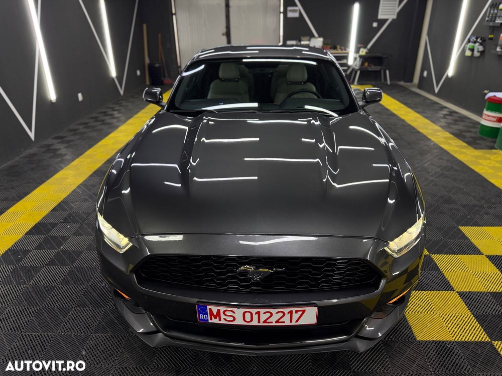 Ford Mustang 2.3 Eco Boost Aut. - 10
