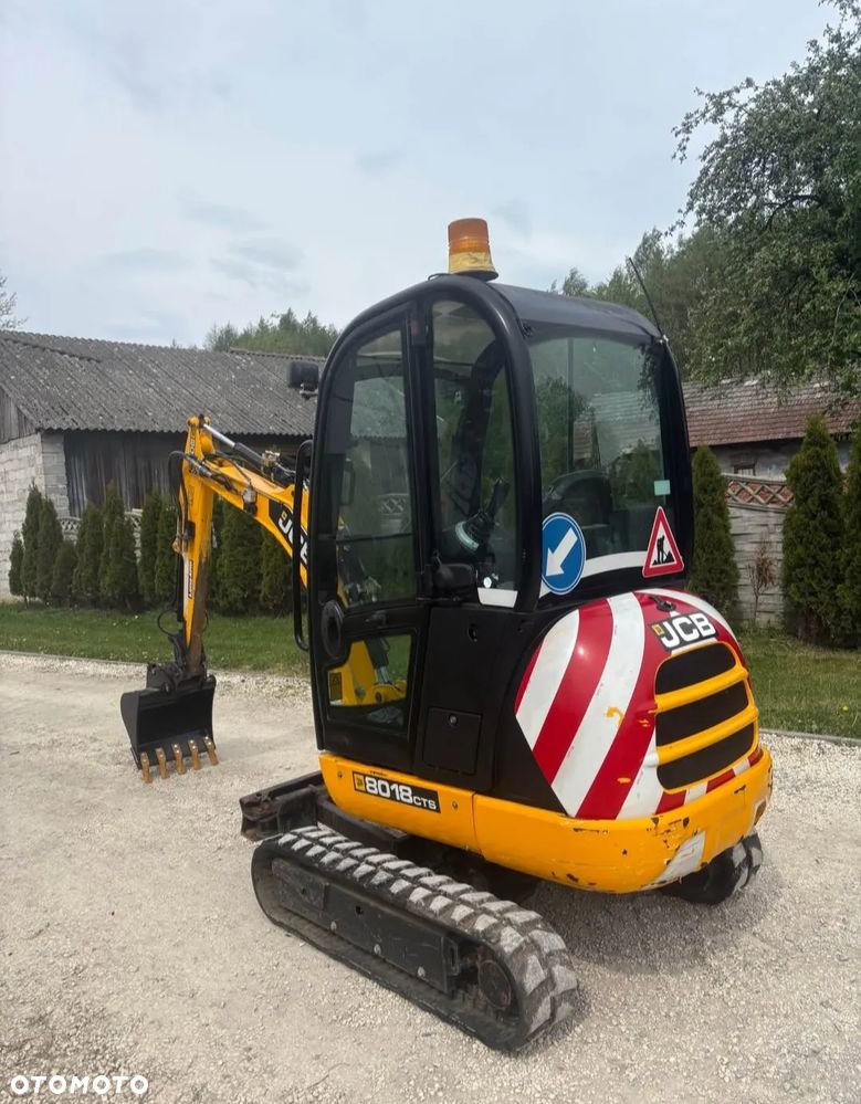 JCB 8018 - 6