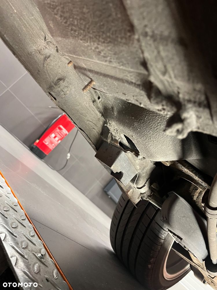 Alfa Romeo Brera 2.4 JTDM 20V DPF Sky View - 31