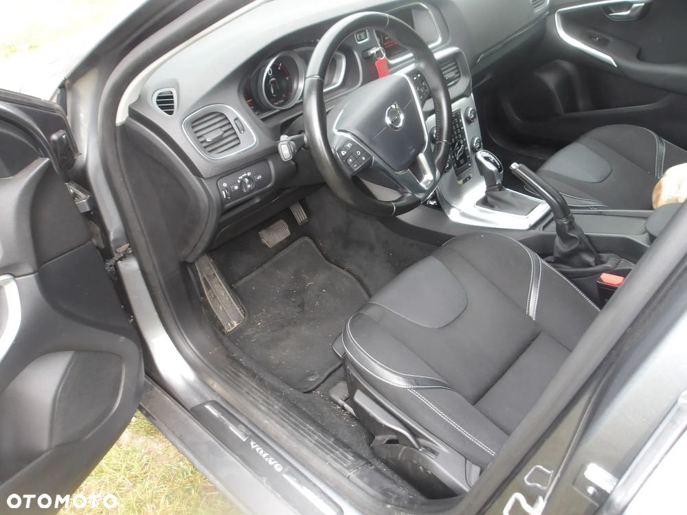 Volvo V40 D2 Geartronic Momentum - 6