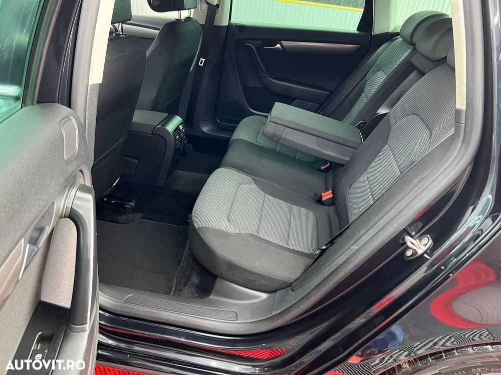 Volkswagen Passat - 15