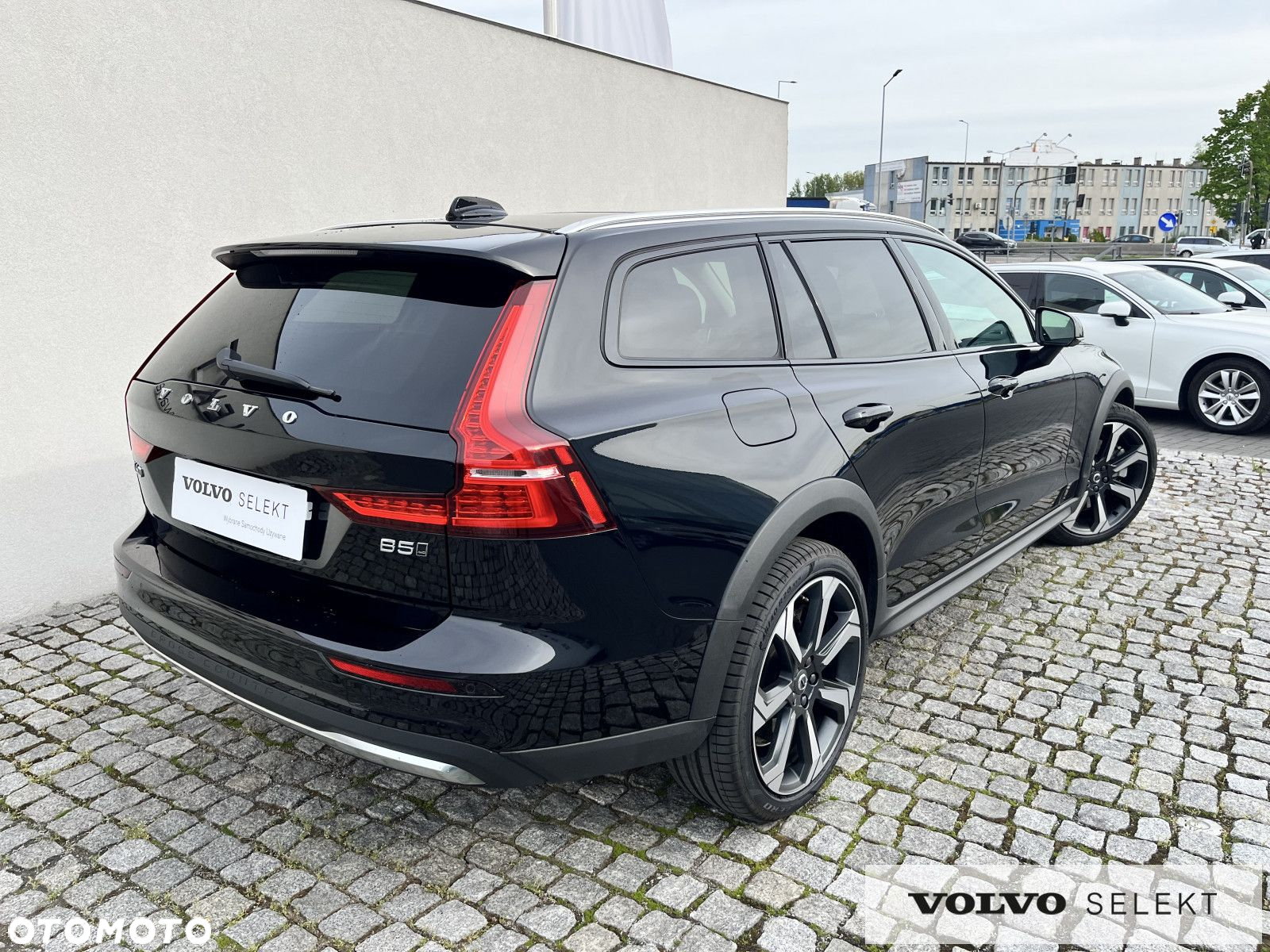 Volvo V60 Cross Country - 38