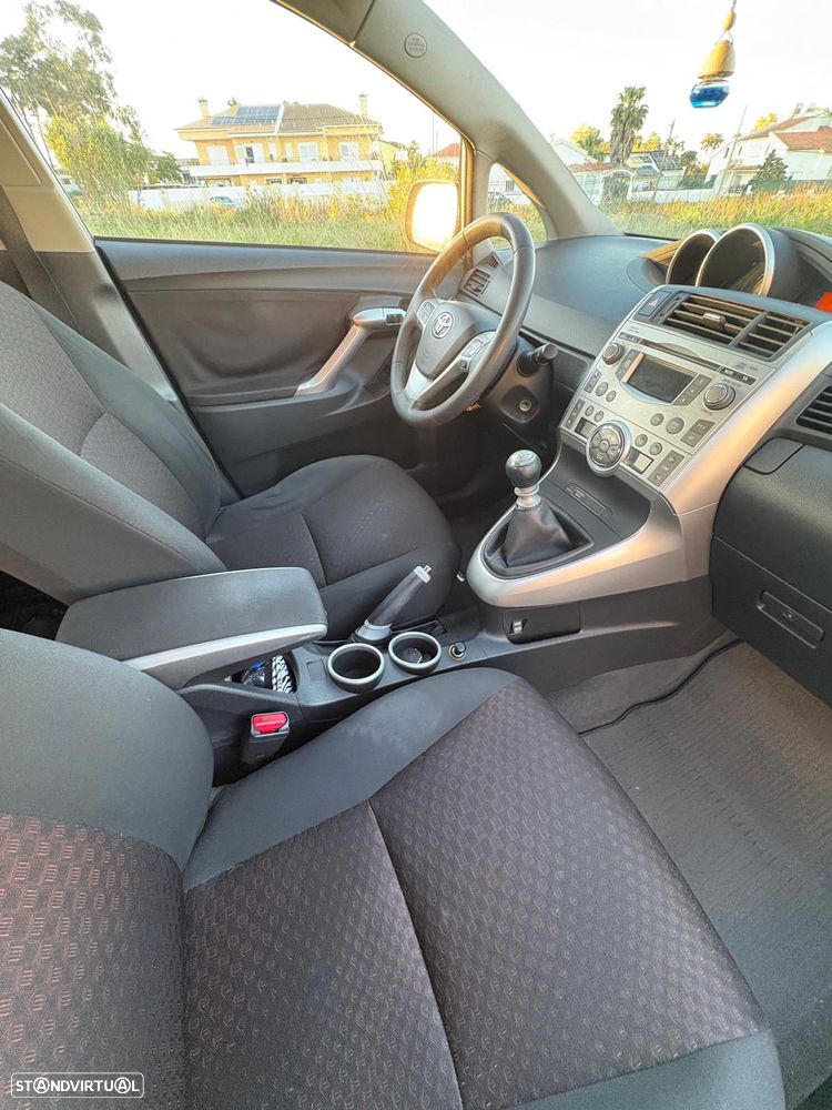 Toyota Verso 2.0 D-4D Energy - 8