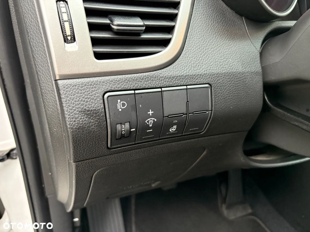 Hyundai i30 1.6 GDI Premium - 17